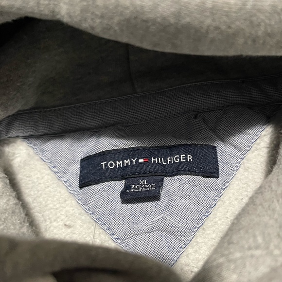 XL Tommy Hilfiger Hoodie - Picture 2 of 2